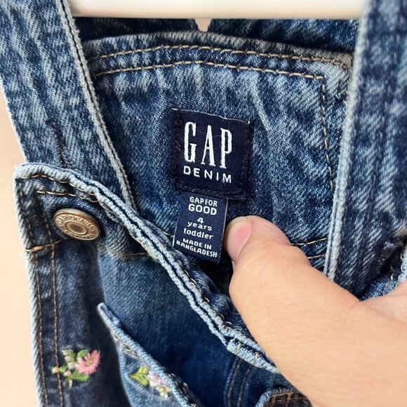 NEW Gap Denim Toddler Overalls 4Y Floral Embroidery‎ Adjustable Straps - Picture 4 of 5